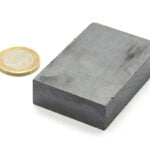 Keramisch | 60 x 40 x 15 mm. Houdkracht 5,8 kg.