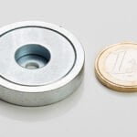 Potmagneet met rond boorgat | 36/7mm Houdkracht 47 kg.