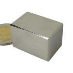 blokmagneet 30 x 20 x 20 mm. Houdkracht 26 kg.