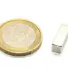 15 x 5 x 5 mm. Houdkracht ± 2,45 kg