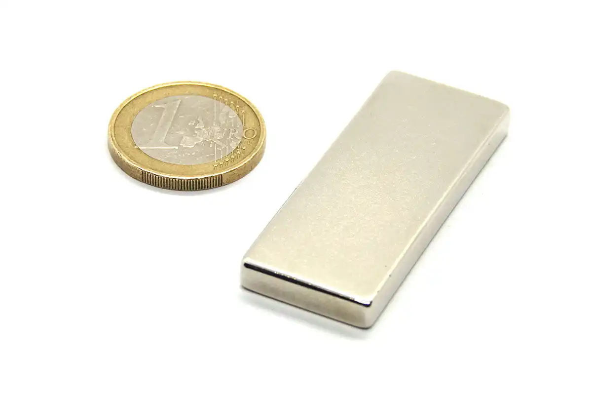 50 x 20 x 5 mm. Houdkracht 11,42 kg. 1 Platte magneet
