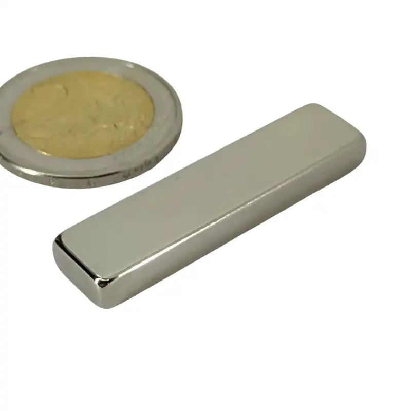 40 x 10 x 5 mm. Houdkracht 8,19 kg. 1 blokmagneet 40 x 10 x 5 mm. Houdkracht 8 kg.