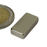 blokmagneet 20 x 10 x 5 mm. Houdkracht 4,70 kg.