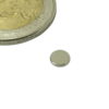 ø5 hoogte 1 mm. Houdkracht ± 0,2 kg.